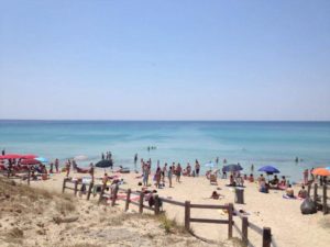 Spiaggia in baia verde
